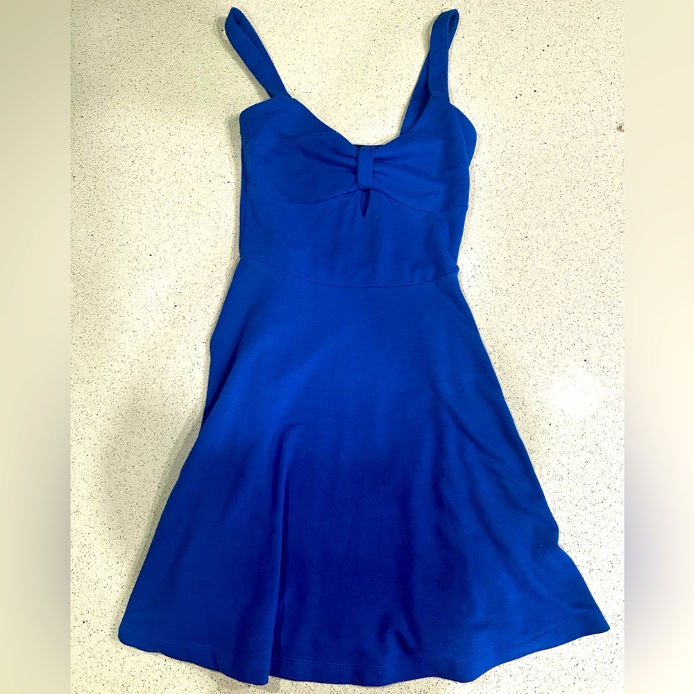 Women’s guess cocktail dress.